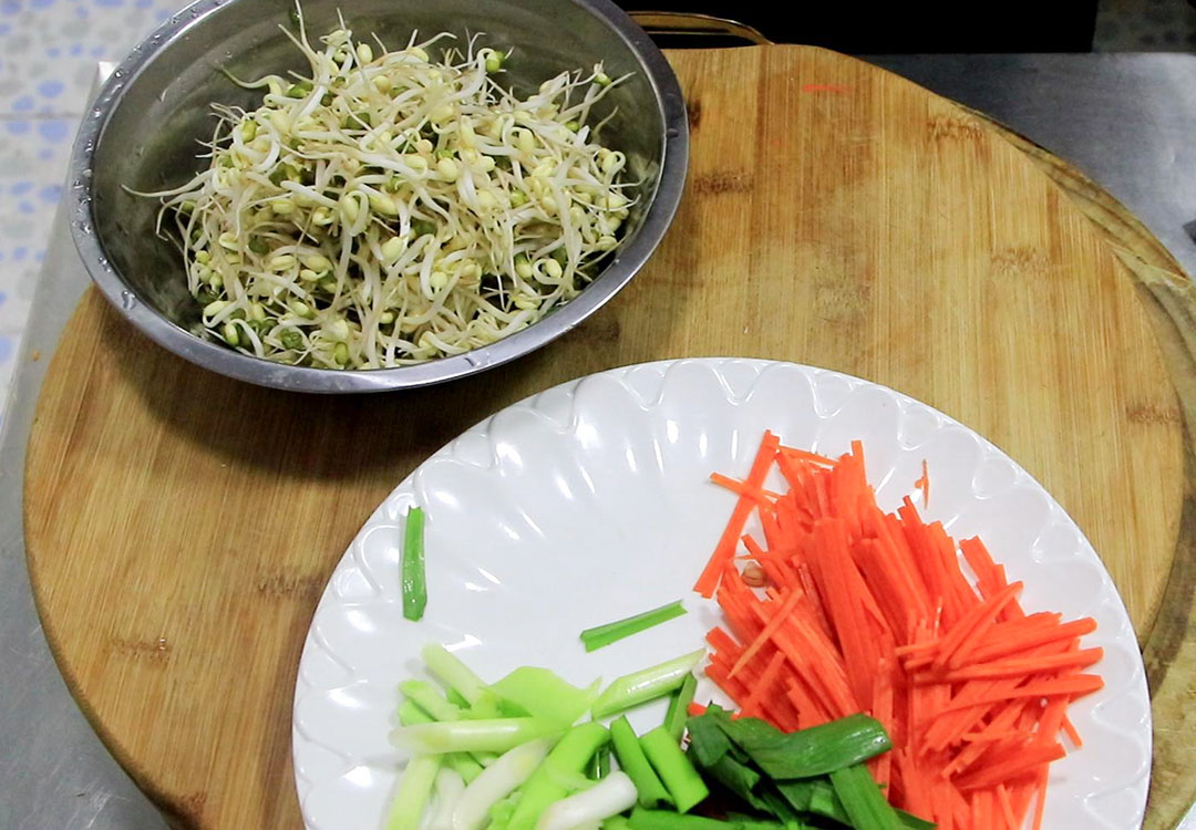 齿痕舌白口苦吃什么食疗,嘴巴有甜味吃得多容易饿