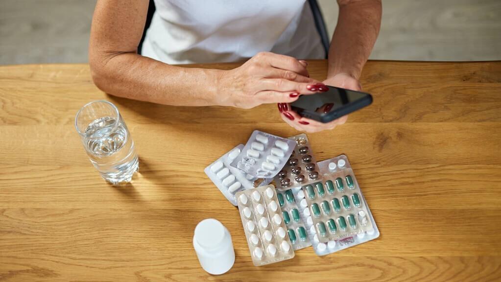 绝经后为什么女子不爱男人,女人为什么绝经以后不能怀孕