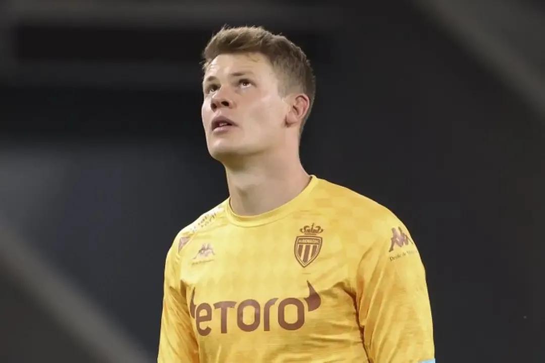 诺伊尔受伤拜仁队长,诺伊尔受伤国家队