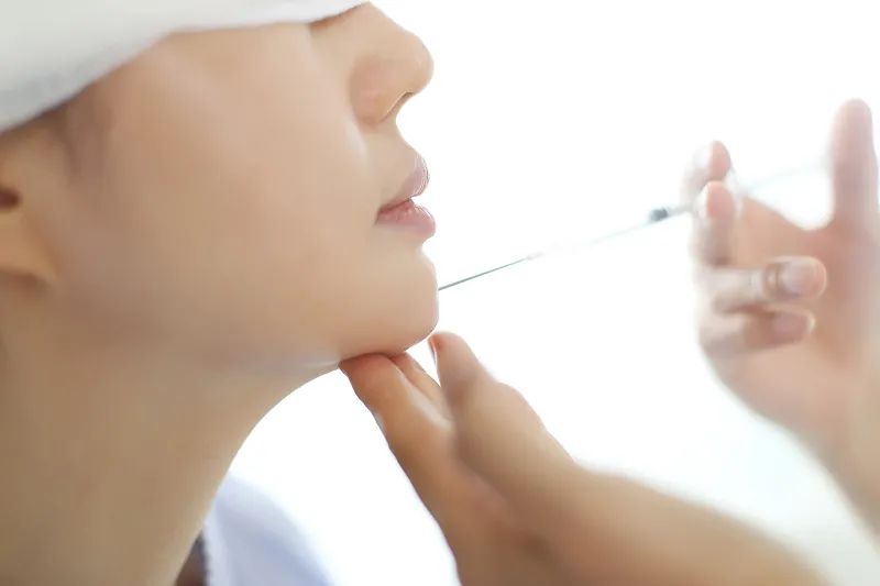 机构隐匿47亿收入，医托也能月入6万：起底“黑医美”暴利