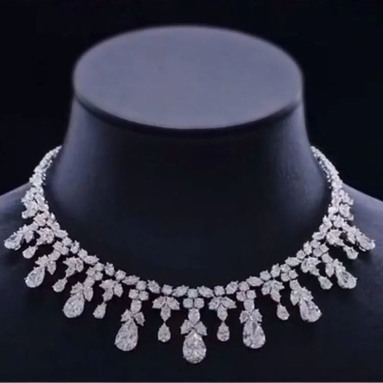 深扒卡塔尔王妃的珠宝盒，竟然发现了温莎公爵夫人的拍卖真品