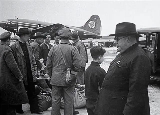 1949年马鸿逵拒绝起义并叫嚣：我对*产党共**有恩，打赢解放军再谈和