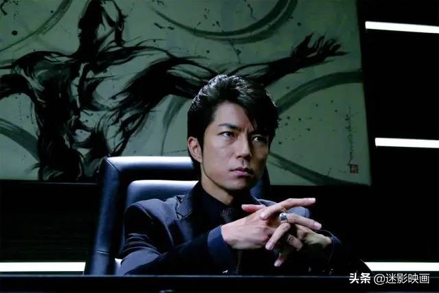 外媒评价周星驰少林足球电影,少林足球周星驰国语版电影