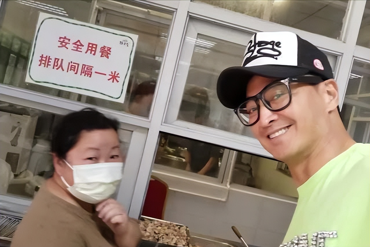 何家劲不拍戏的原因,何家劲工厂食堂伙食