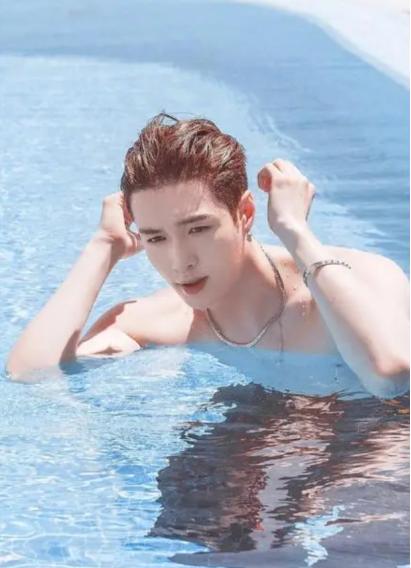 归国四子鹿晗关晓彤,鹿晗带关晓彤录五哈是哪一期