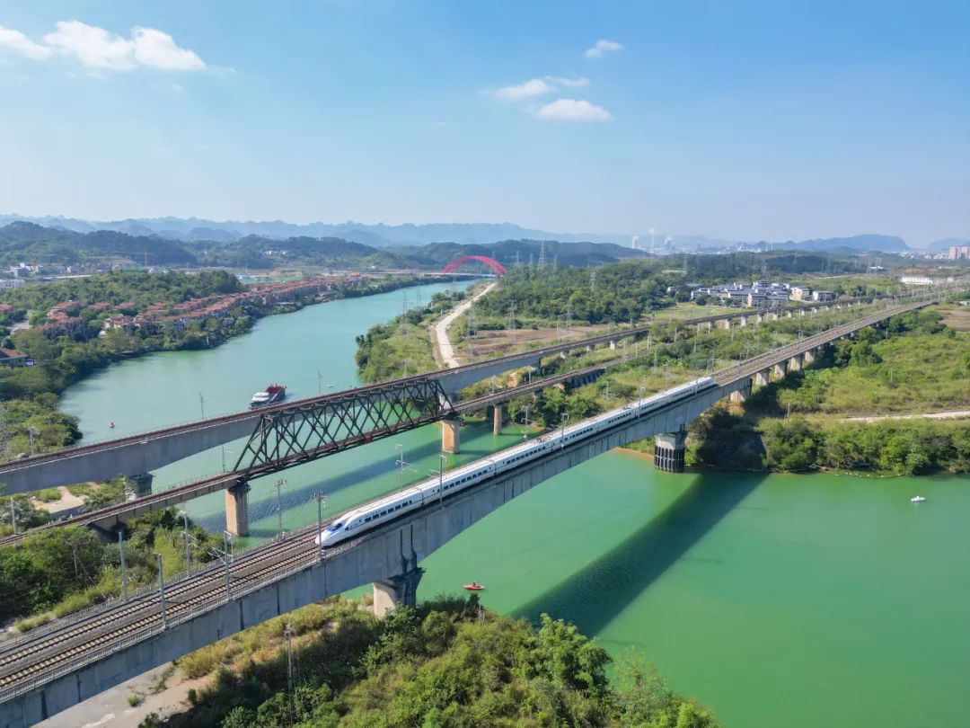 违反铁路安全规则的案例分析,8起危及铁路安全典型案例被通报