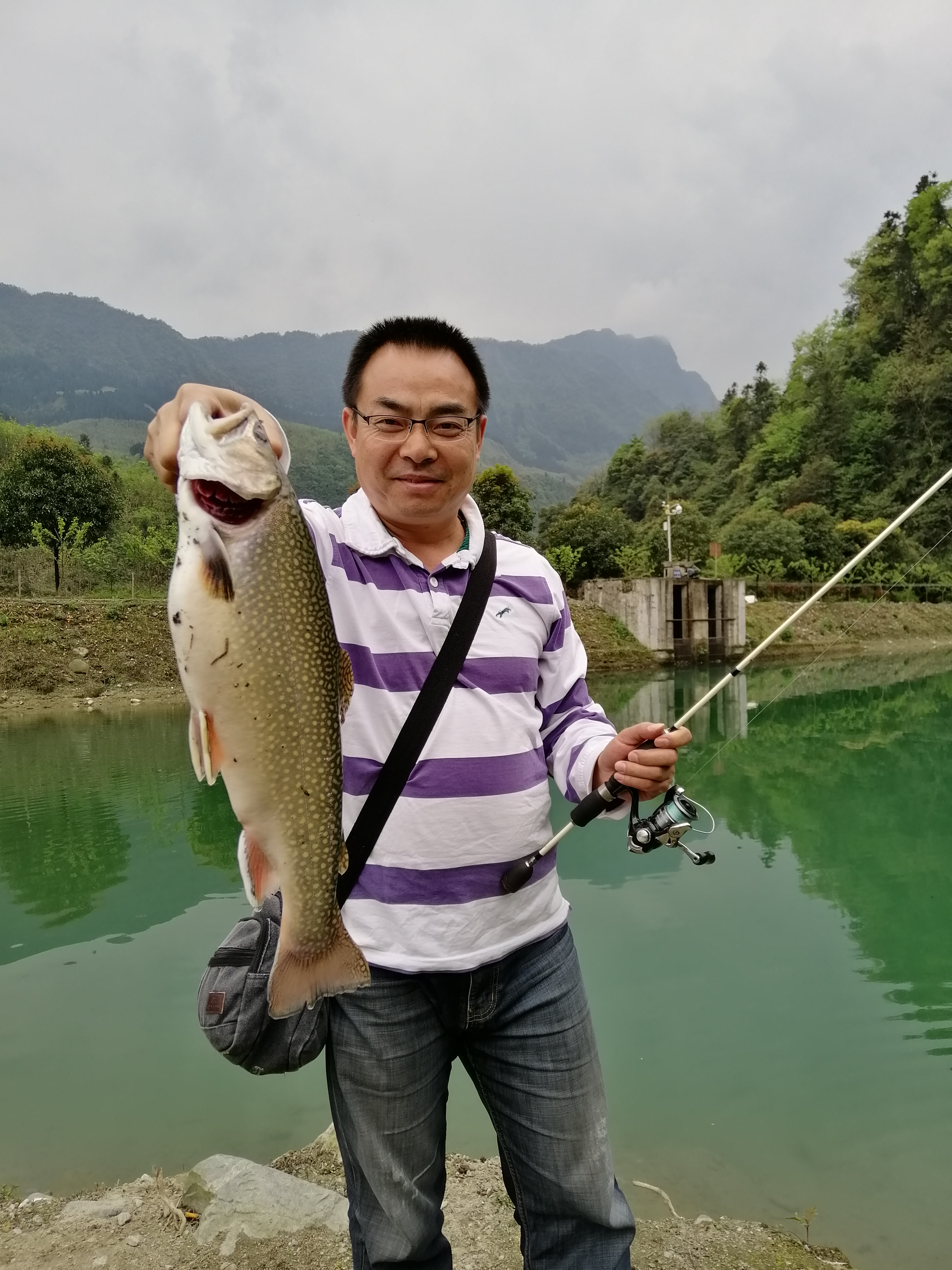 “种草”《大河恋》，解锁大虹鳟，也寻找着生命的意义