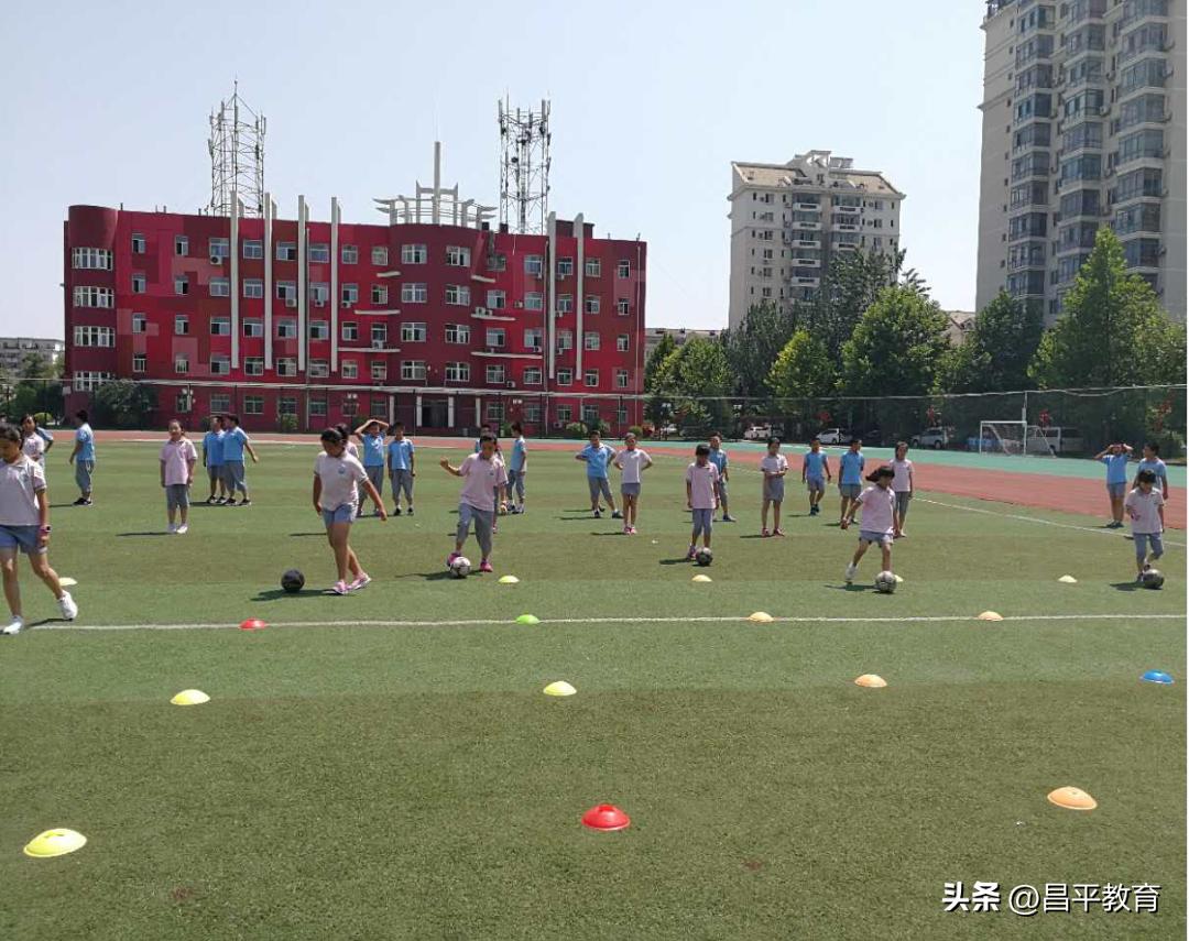 足球校园主题文化活动图片大全,让足球文化在校园足球中发扬光大