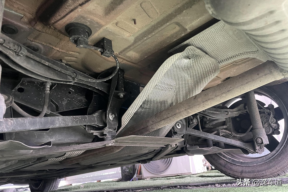 宝马2系旅行车你见过吗？跑了不到5万公里，八万块值吗？