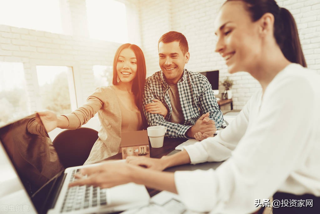 售楼小姐一个月卖几套房,售楼小姐真的很漂亮吗