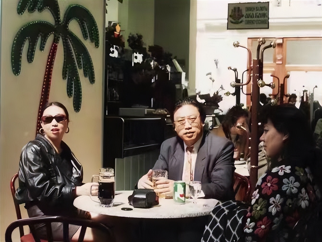 我,北京人,大学生,90年代出国,在南美洲创业,经常遇到抢劫