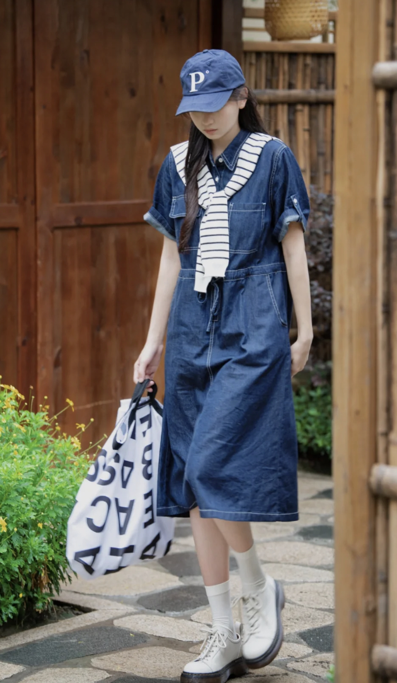 今年最火牛仔连衣裙显瘦薄款,减龄又显瘦的直版牛仔连衣裙来啦