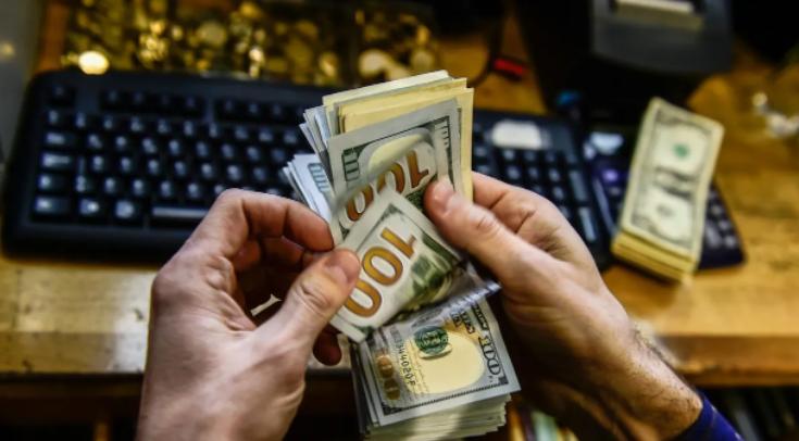 一罐奶粉难倒美国？纽约进入紧急状态，政府出动军机采购进口奶粉