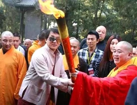 商业化的少林寺，是佛教的功臣还是罪臣？