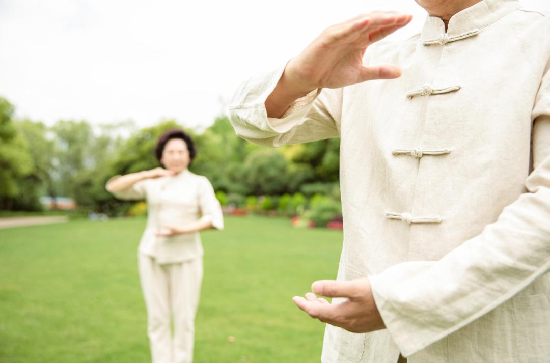 失眠和入睡困难按几个有效穴位,调理失眠白天嗜睡的穴位