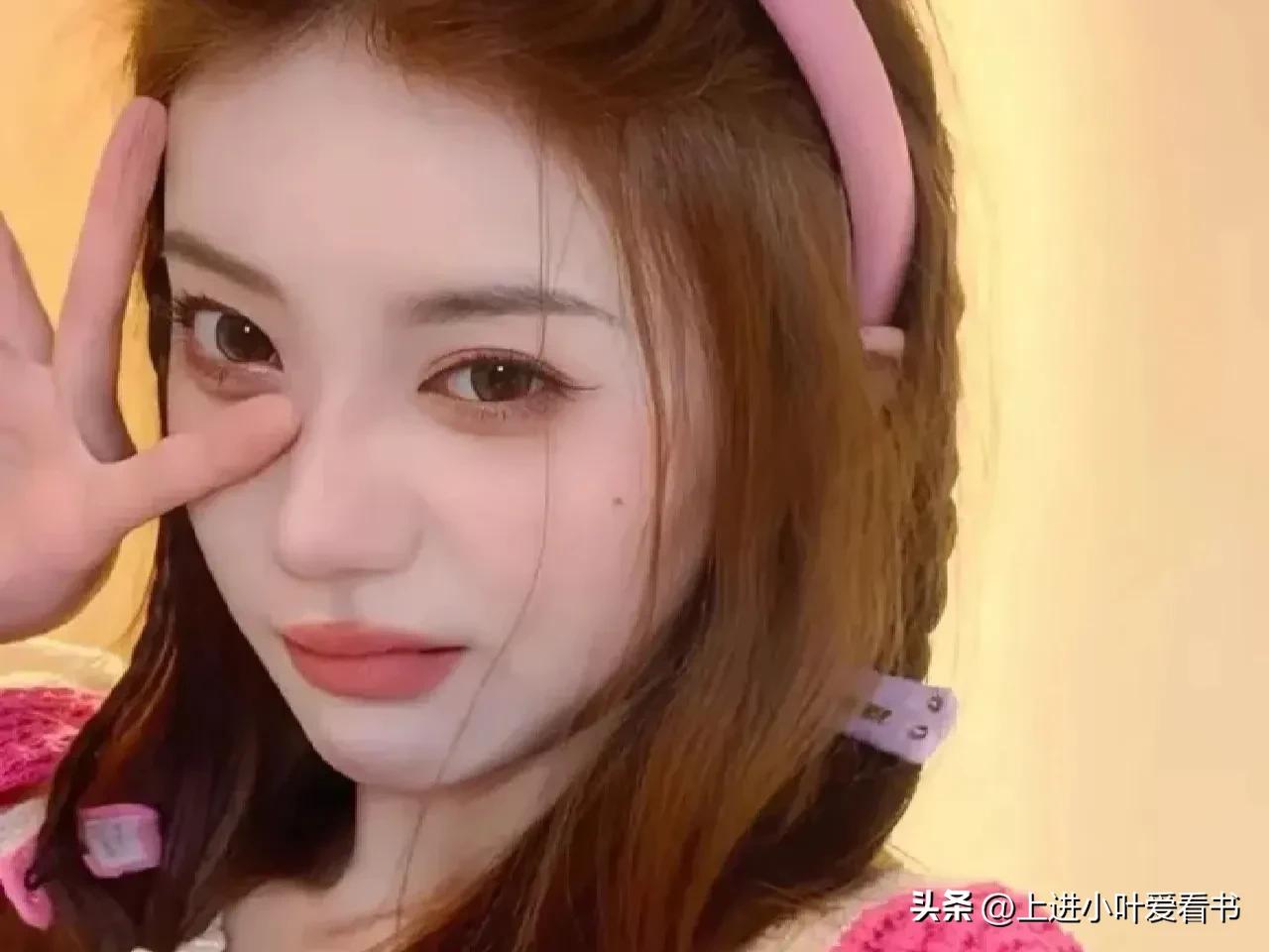 “小妮子，快把柳乌苏交出来，我便饶你不死！”