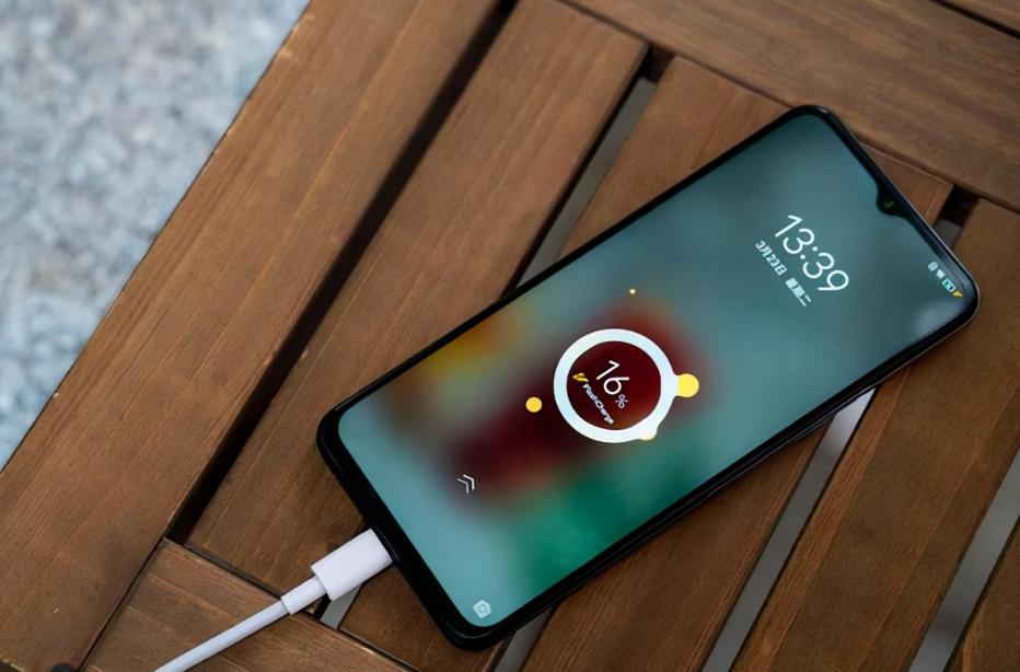 手机长时间充电会影响使用寿命吗,苹果手机正确充电方式电池寿命长