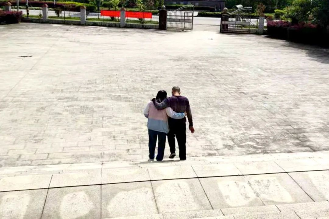 夫妻起诉,女方父母干涉导致离婚可以起诉么