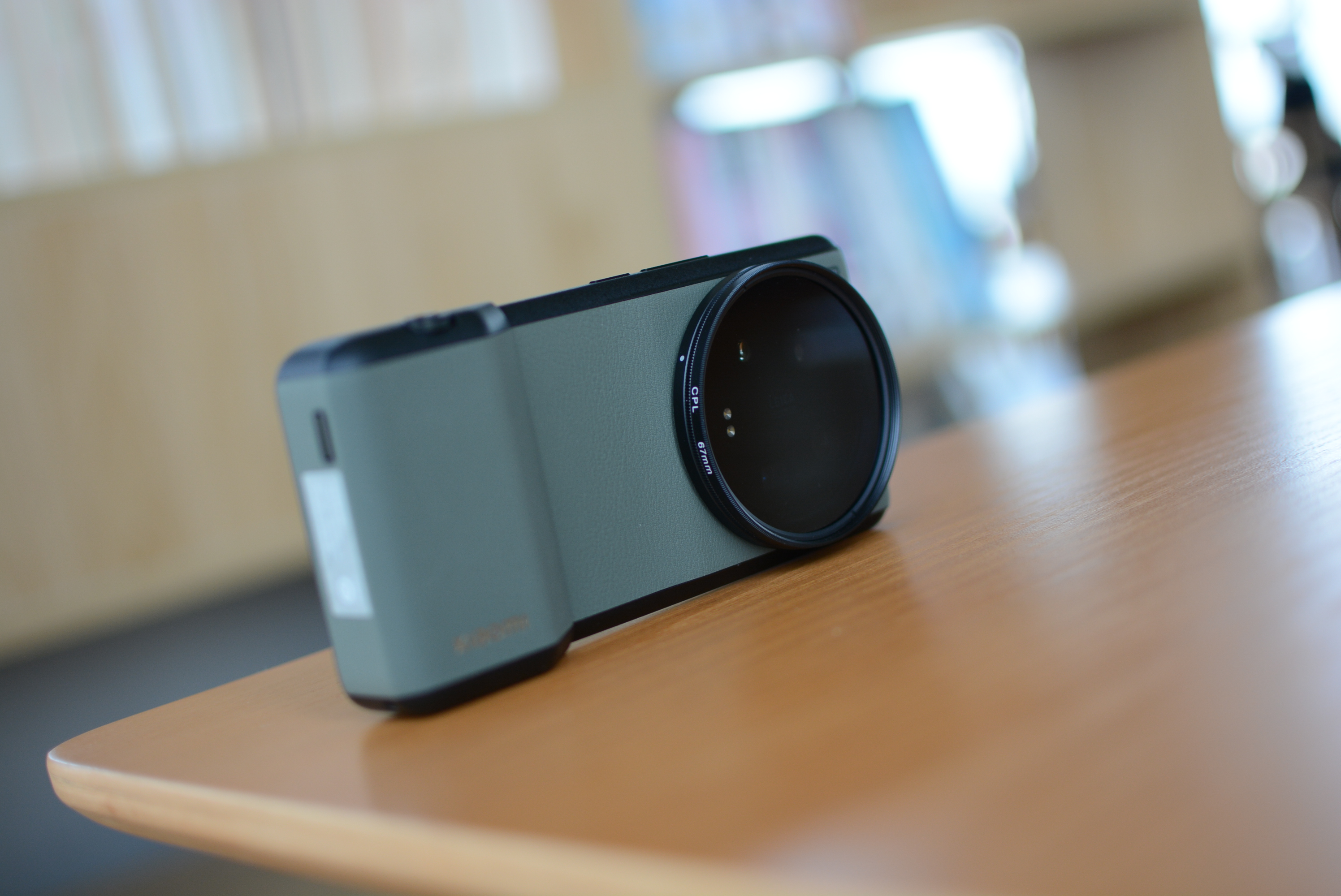 手机小米13ultra和vivo新款哪个好,小米13ultra对比vivo