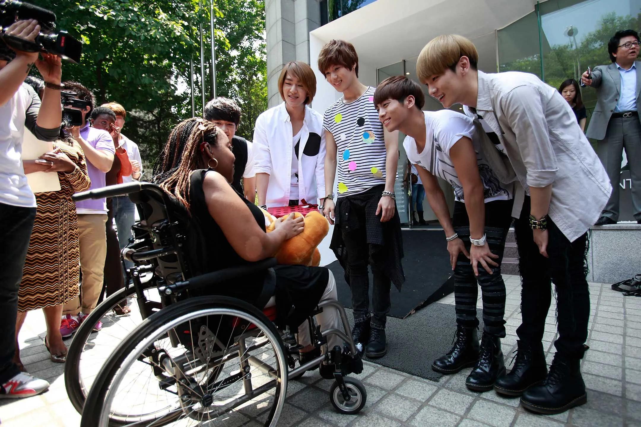 韩国小鲜肉男团“偷了”黑人音乐，为何还能收获大批黑人粉丝？