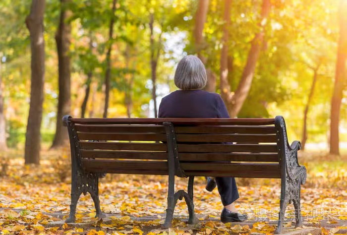 给女儿带了8年的孩子,养育孩子18年被女儿拉黑