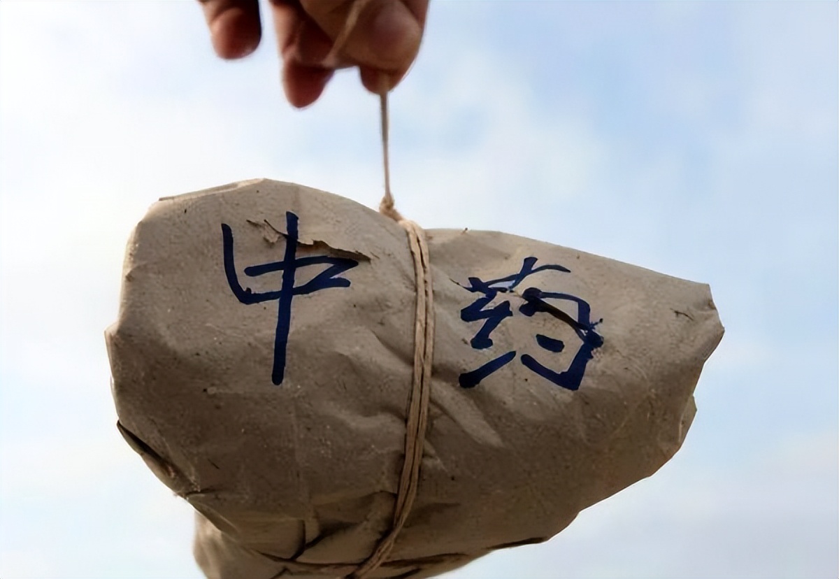 医生提醒少吃三种伤肝,医生建议不要服用这四种药