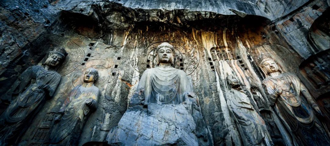 武则天的脸像哪里的大佛,大佛的脸为什么从哪面看都是正脸