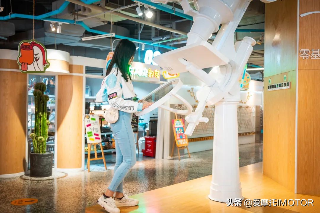 我还是个学生，但是我已经有车了