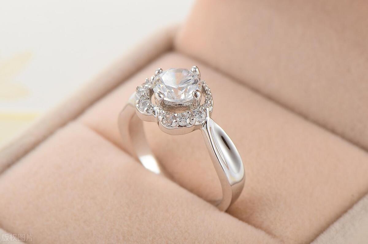 钻戒预算3万4c怎么选择,钻戒4c标准哪一个不太需要考虑的