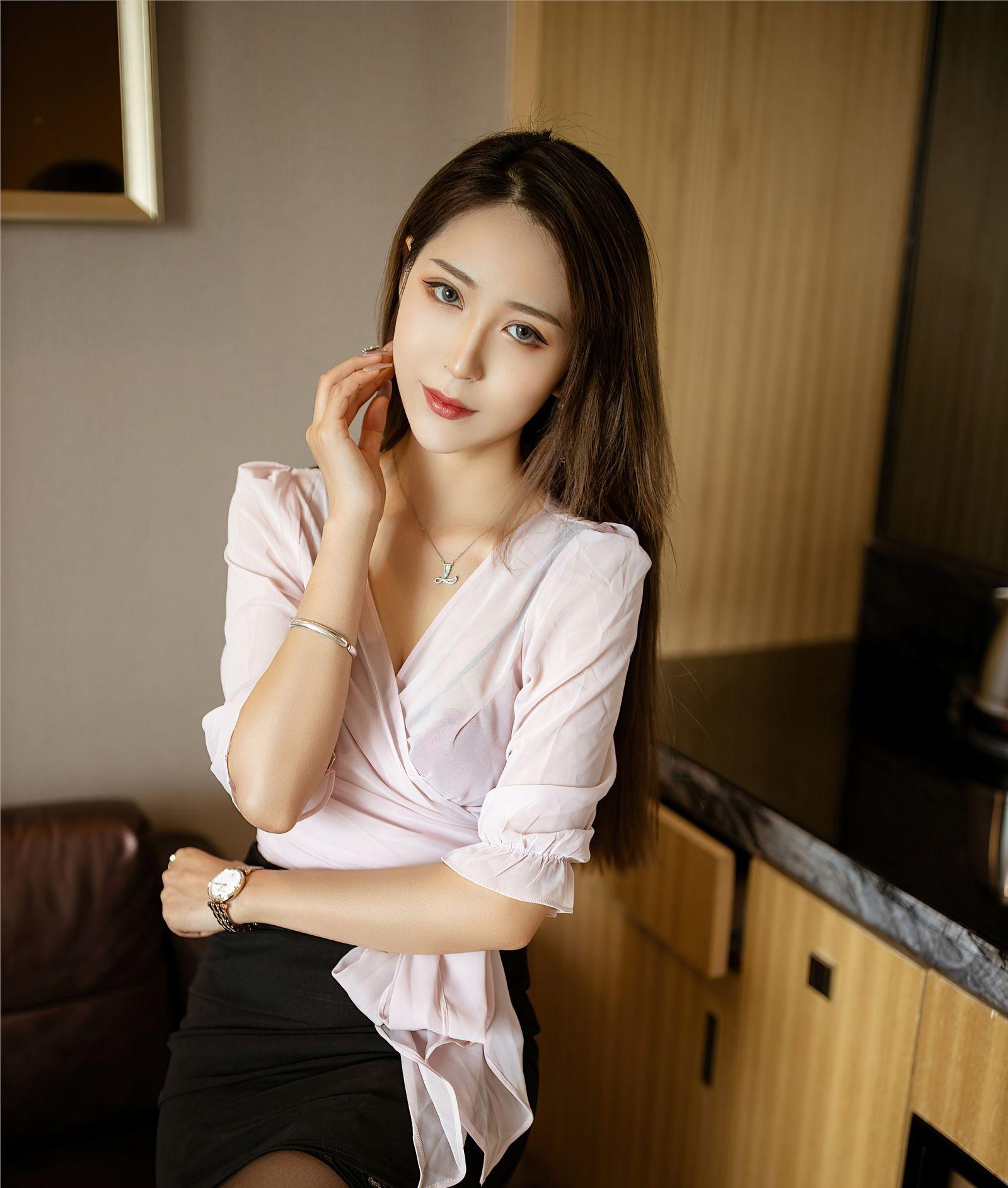 直播陪粉丝聊天话术技巧,新人主播怎么和粉丝互动聊天话术