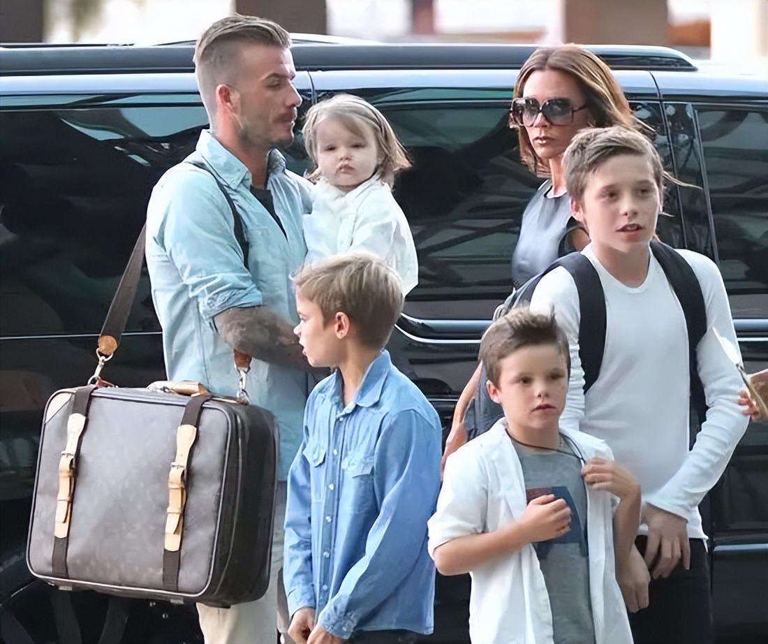 艾小羊:有钱人终成眷属,没钱人亲眼目睹