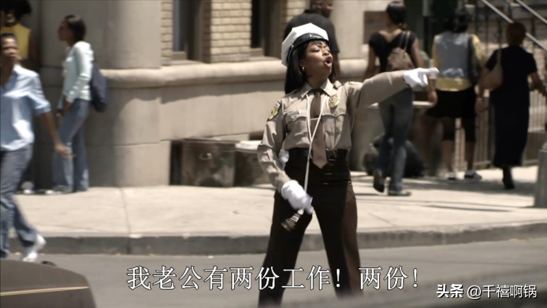 走在街上遇见强盗该怎么办?网友:当然是凉拌啊!