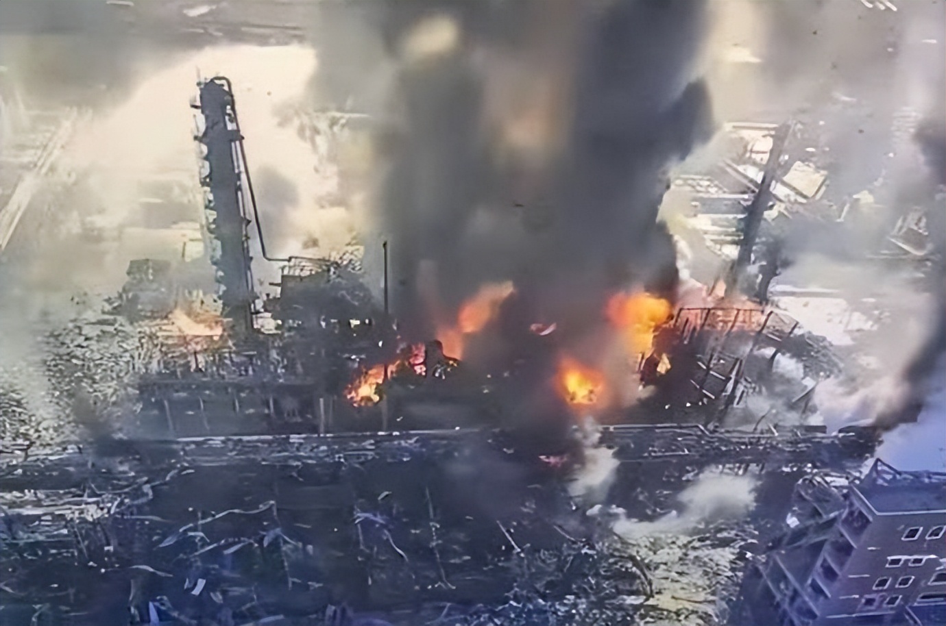 盘锦爆炸目前为止现场救援情况,盘锦化工厂发生爆炸人员伤亡视频