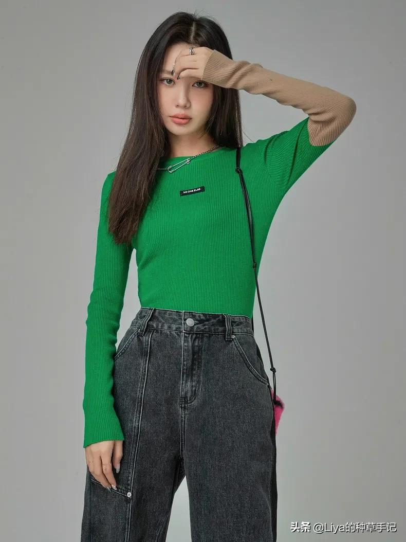 克莱因蓝和什么色搭配高级,35岁穿克莱因蓝好看吗