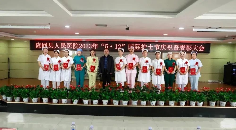 发展护士队伍改善护理服务演讲稿,发展护士队伍改善护理服务黑板报