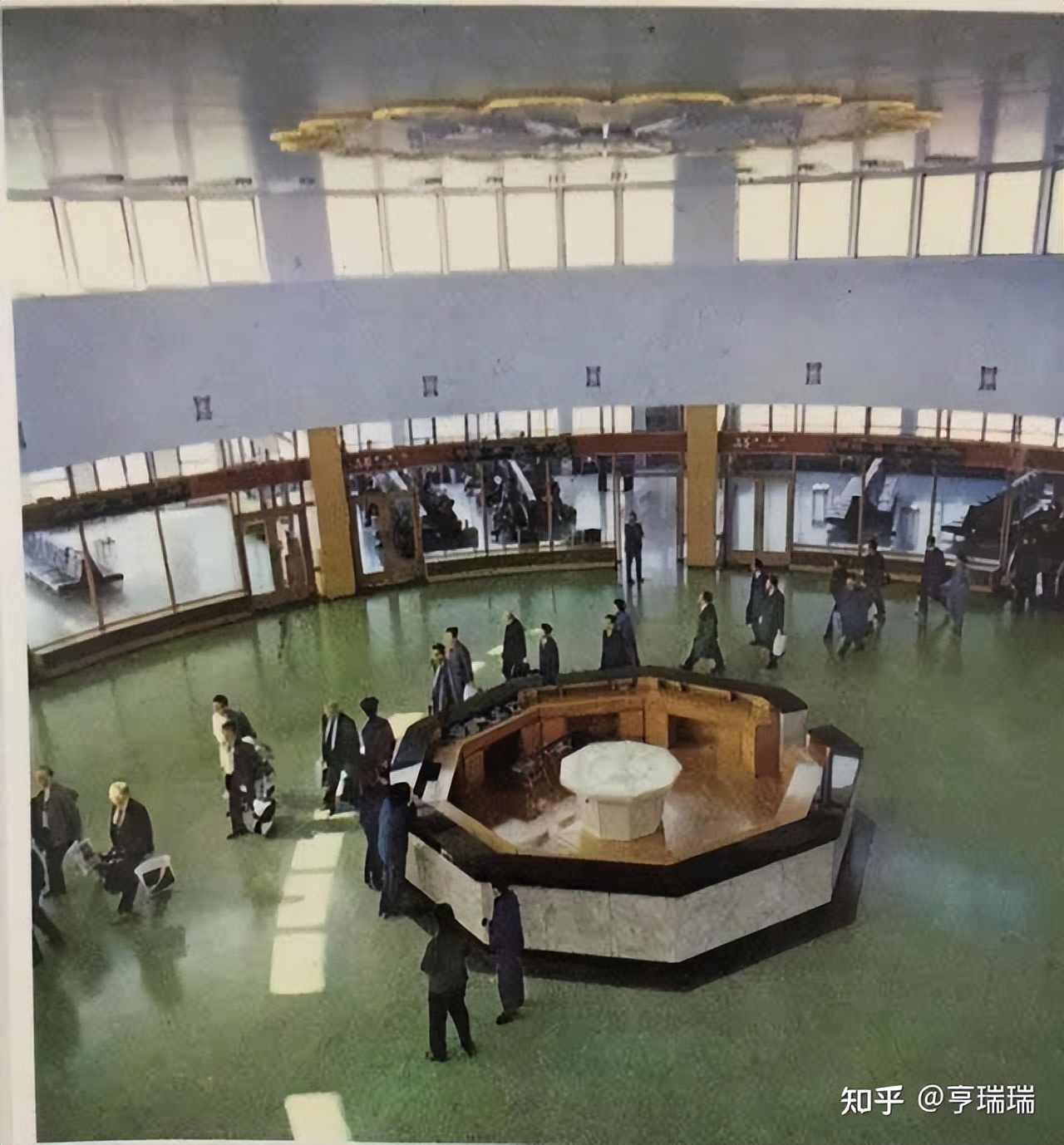 老飞机二战视频,70年代老古飞机