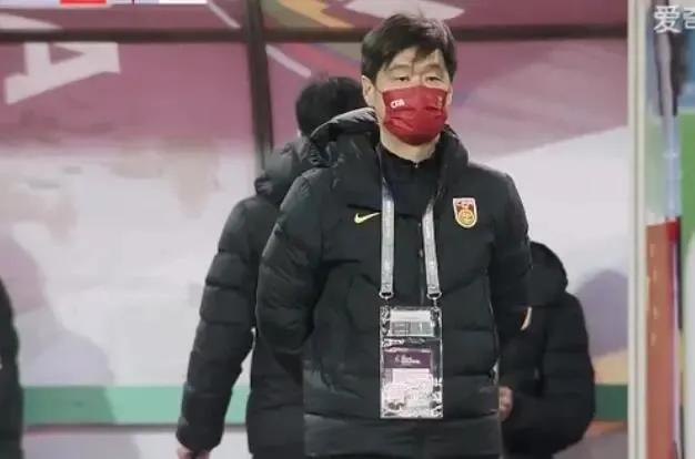 中国女足最心酸的一场比赛,女足为中国男足胜利欢呼