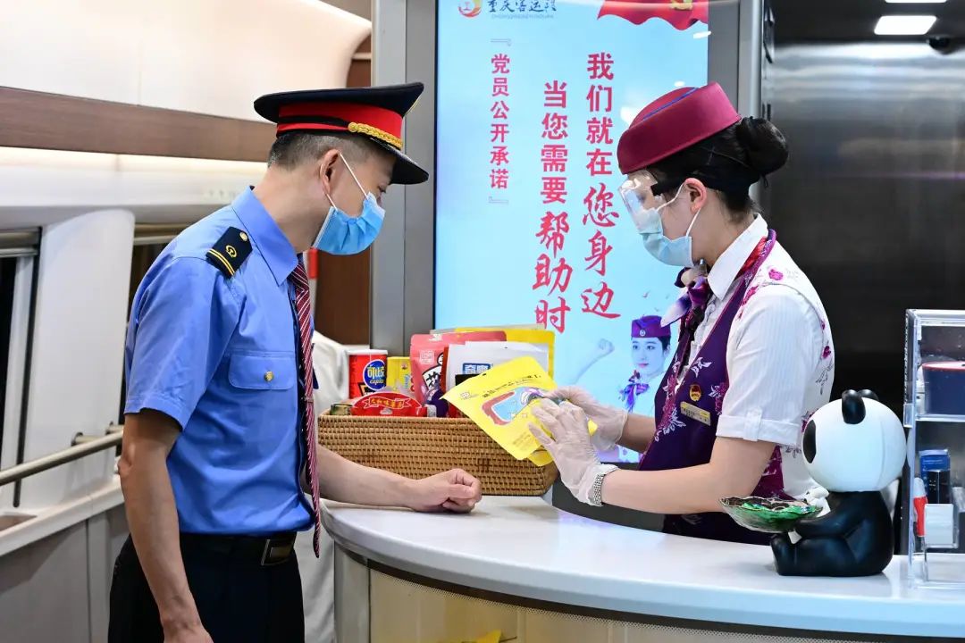 情暖“双城Bus”，“桂大哥”的*党**建之旅