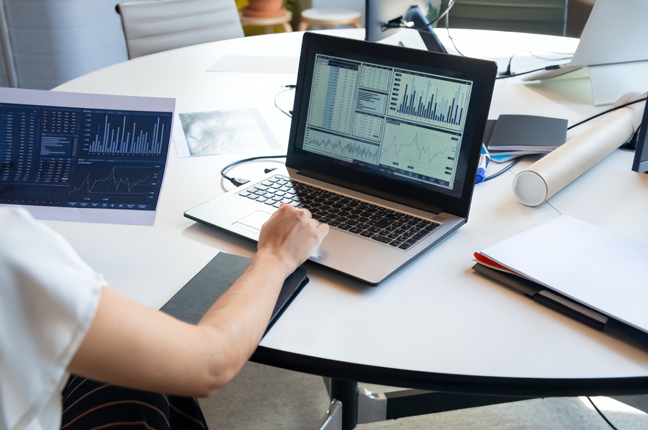 专科生进铁路待遇,本科生和大专生进铁路有什么区别