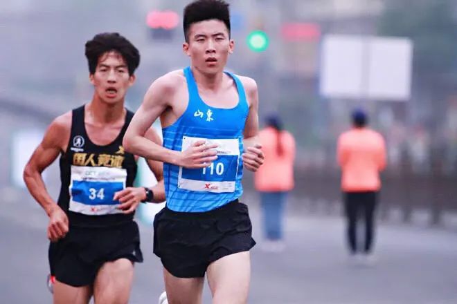 昔日千万富翁今日沦落街头,昔日百万富翁如今落魄