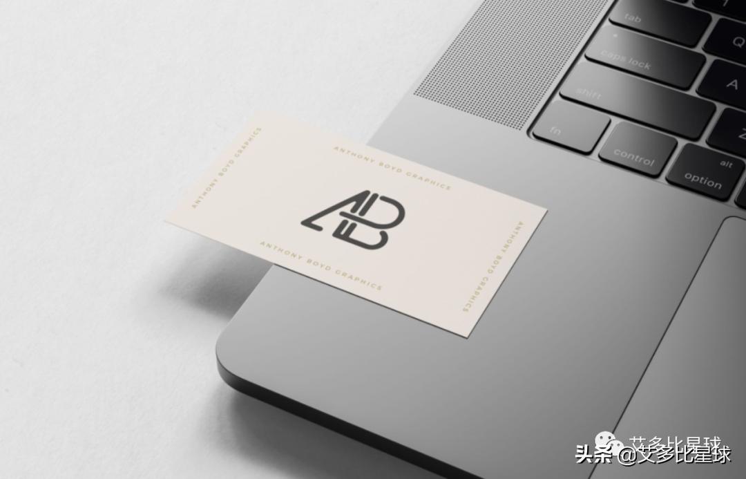 「706期」Behance大佬都在用的香薰样机和轻奢模板，被我找到了