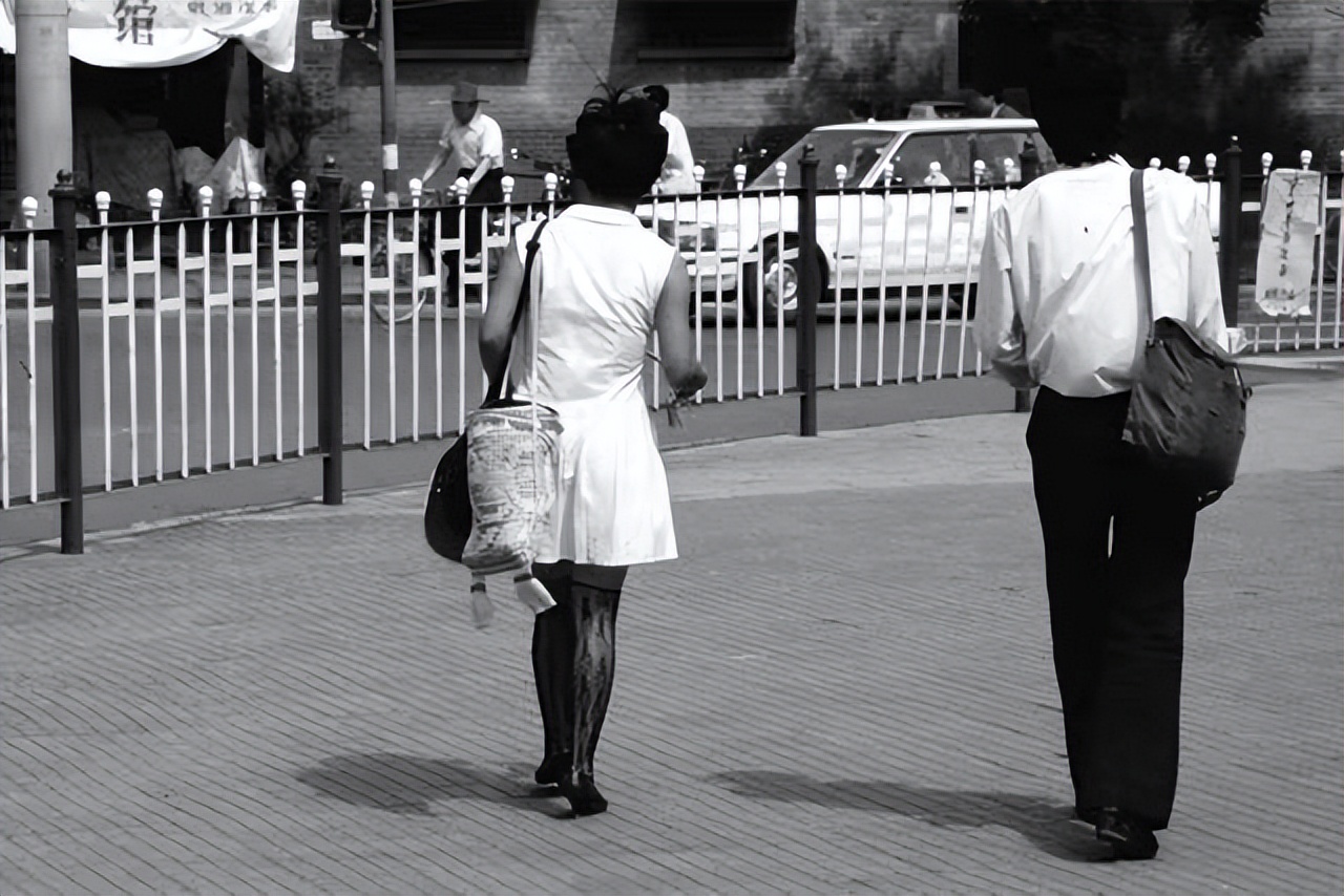 90年代的确良,的确良是九十年代流行吗