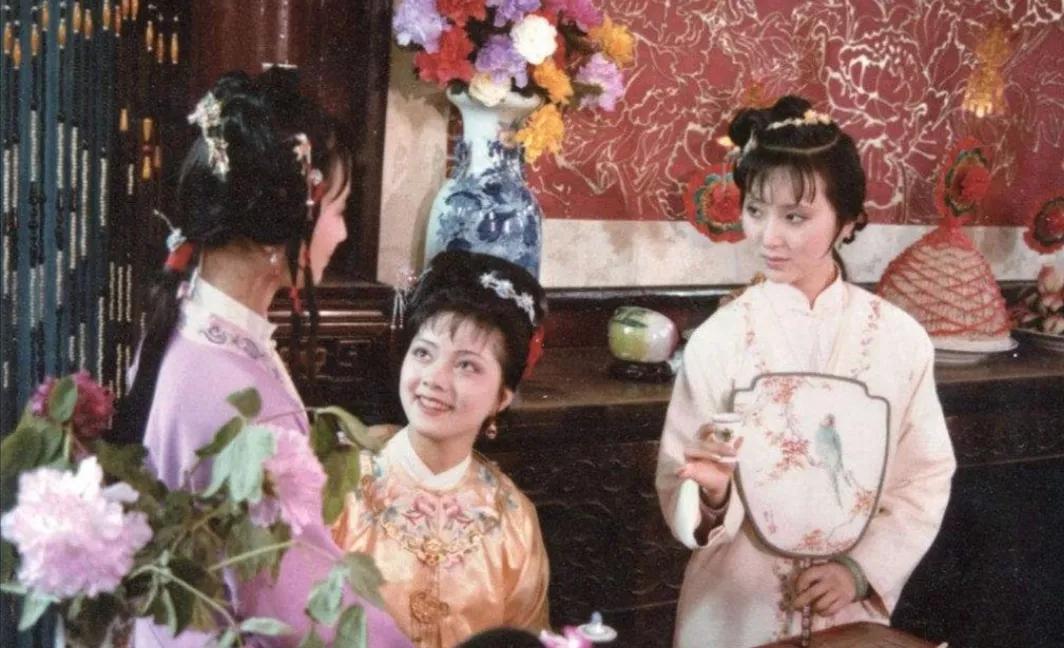 红楼梦经典嘲讽名句,红楼梦唐多令咏絮解析