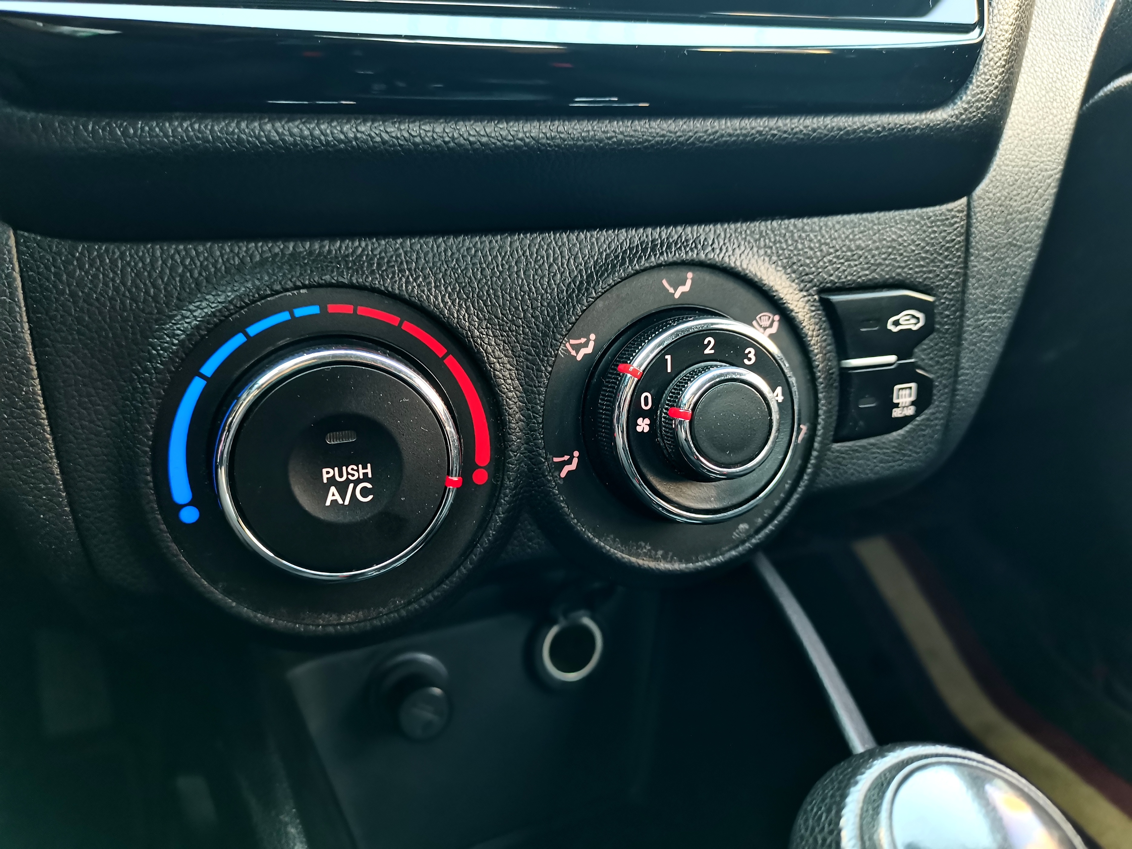 两三万的小车二手车推荐,两三万能买到靠谱的车吗