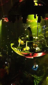 “24岁的女友发育成这样算正常吗？”哈哈哈朋友都说她是我兄弟！