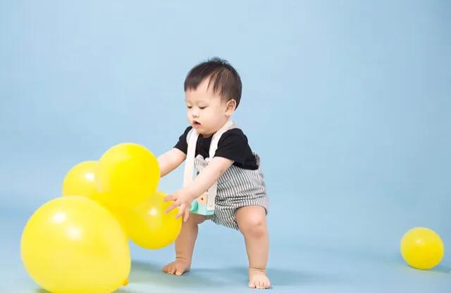 3岁孩子总是不听话跟大人对着干,3岁的孩子不听话妈妈能打吗