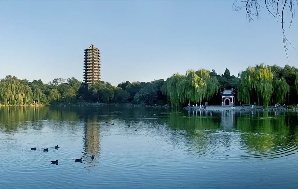 中国最自由的大学,是它。
