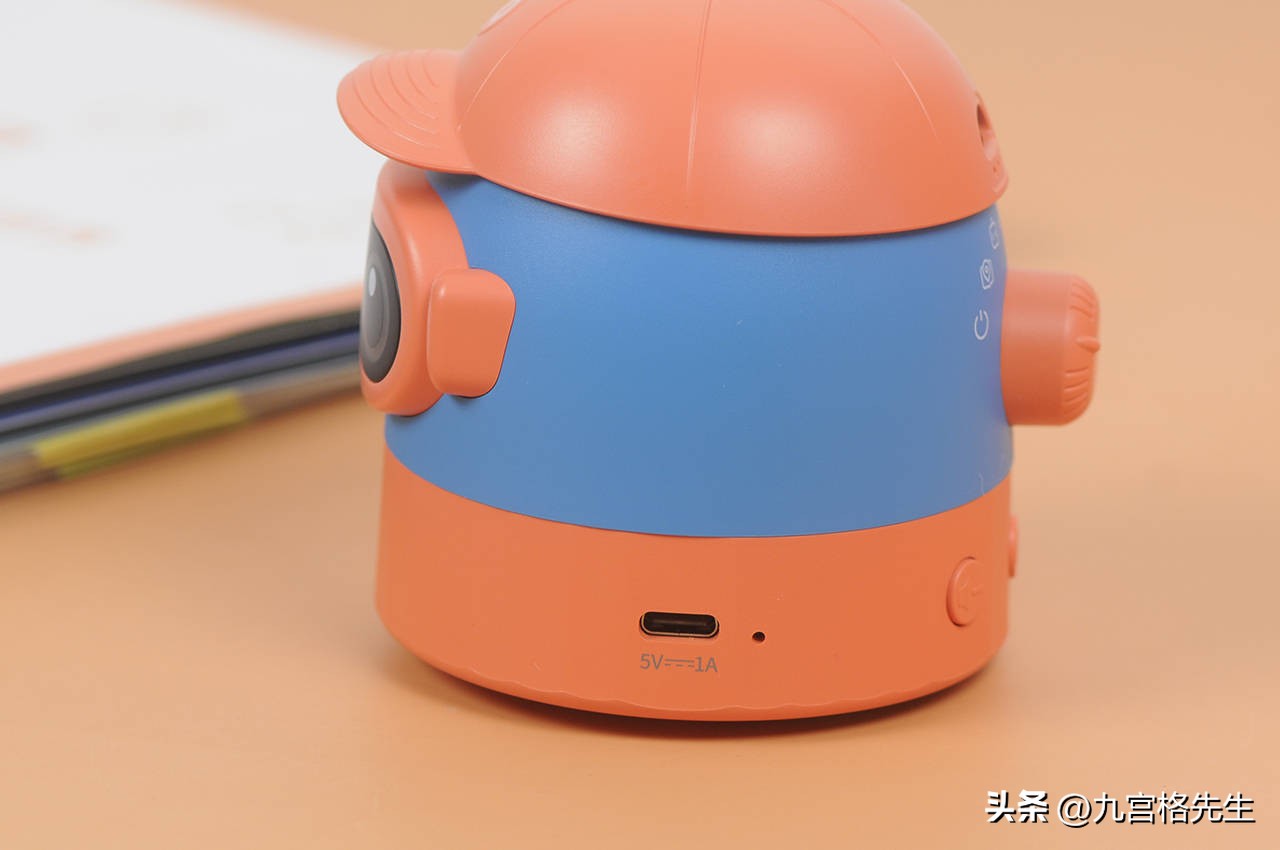 趣学伴思维训练机器人,儿童拼读编程机器人