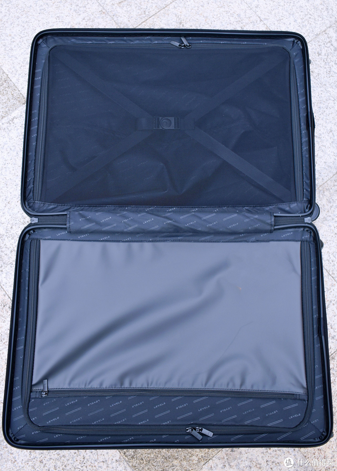 地平线8号城市脉搏行李箱，质感突出，干湿分离，真的好用