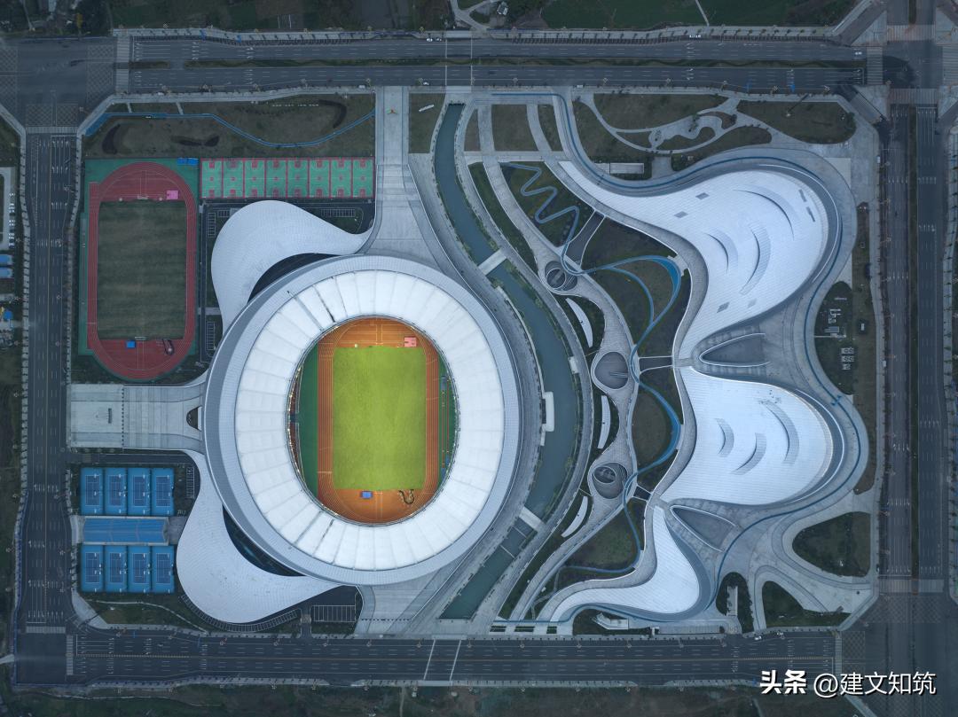 重庆龙兴体育场足球场,成都龙兴足球场